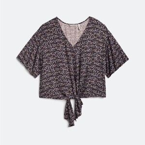 NWT LUQ Rhee Tie-Front Blouse.  Size XL